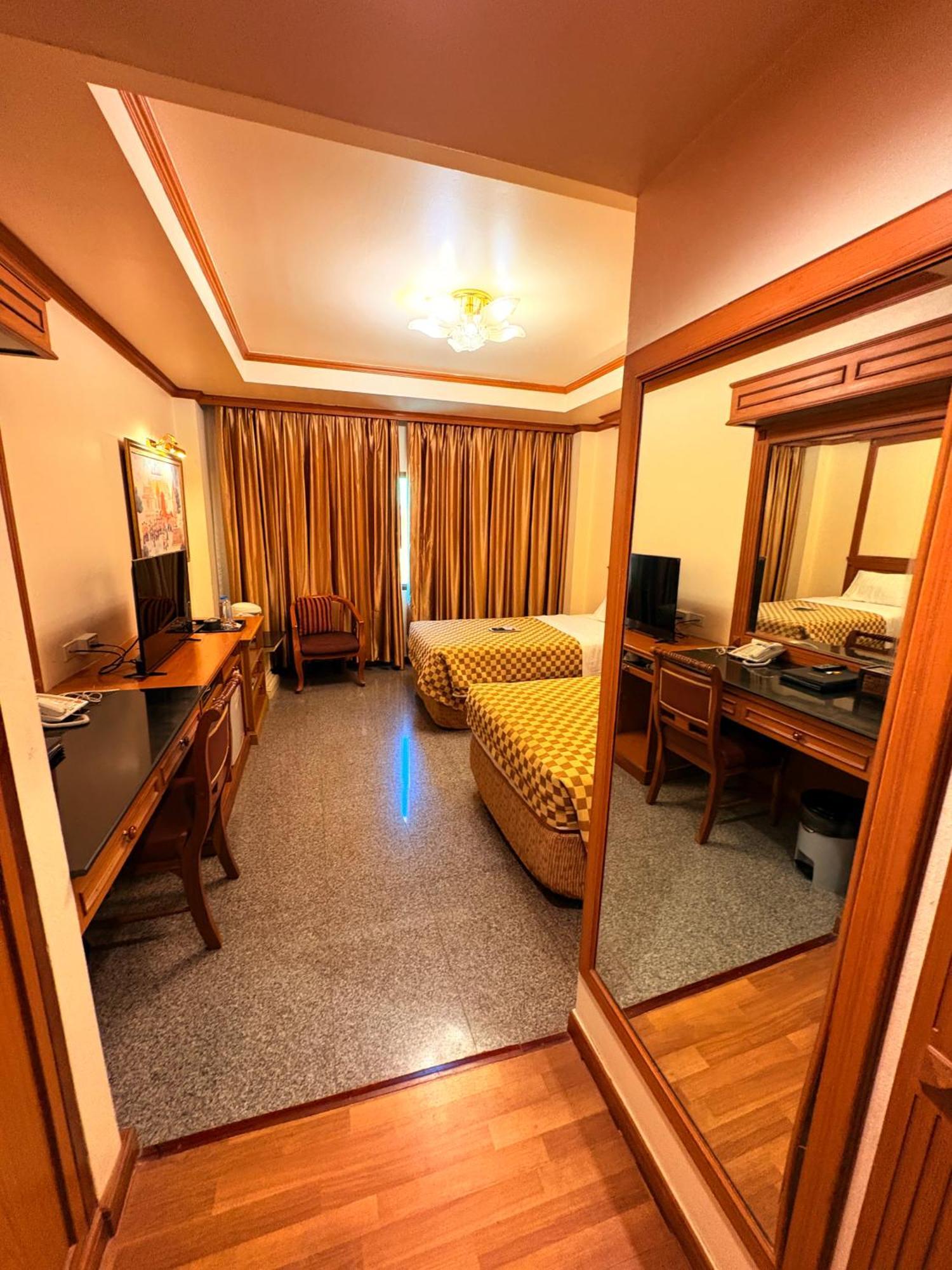 Taksilahotel Махасаракхам Экстерьер фото