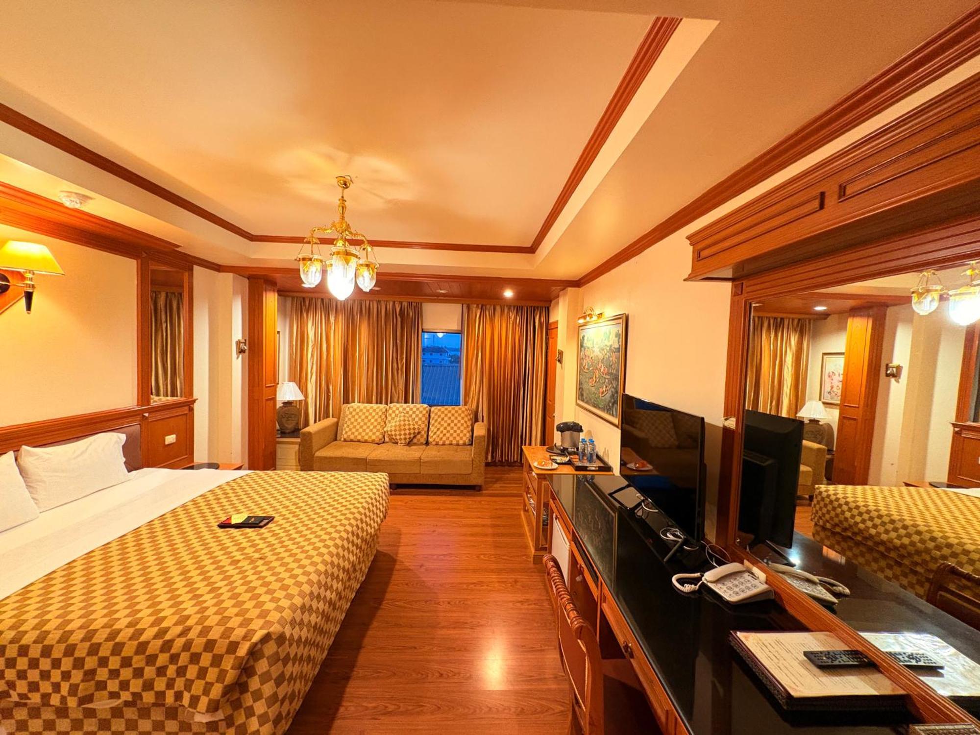 Taksilahotel Махасаракхам Экстерьер фото